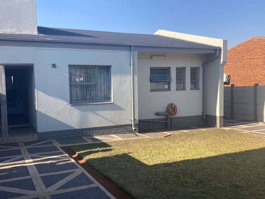 3 Bedroom Property for Sale in Geelhoutpark North West